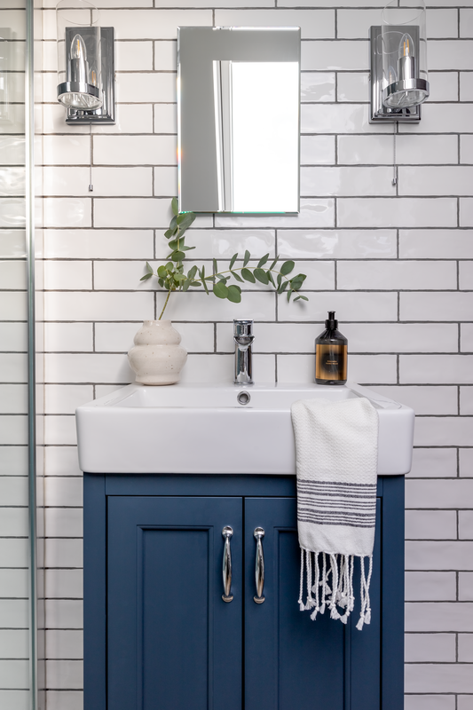 classic blue and white bathroom